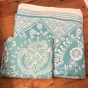 Pottery Barn Teen Blue and White Duvet Cover Set